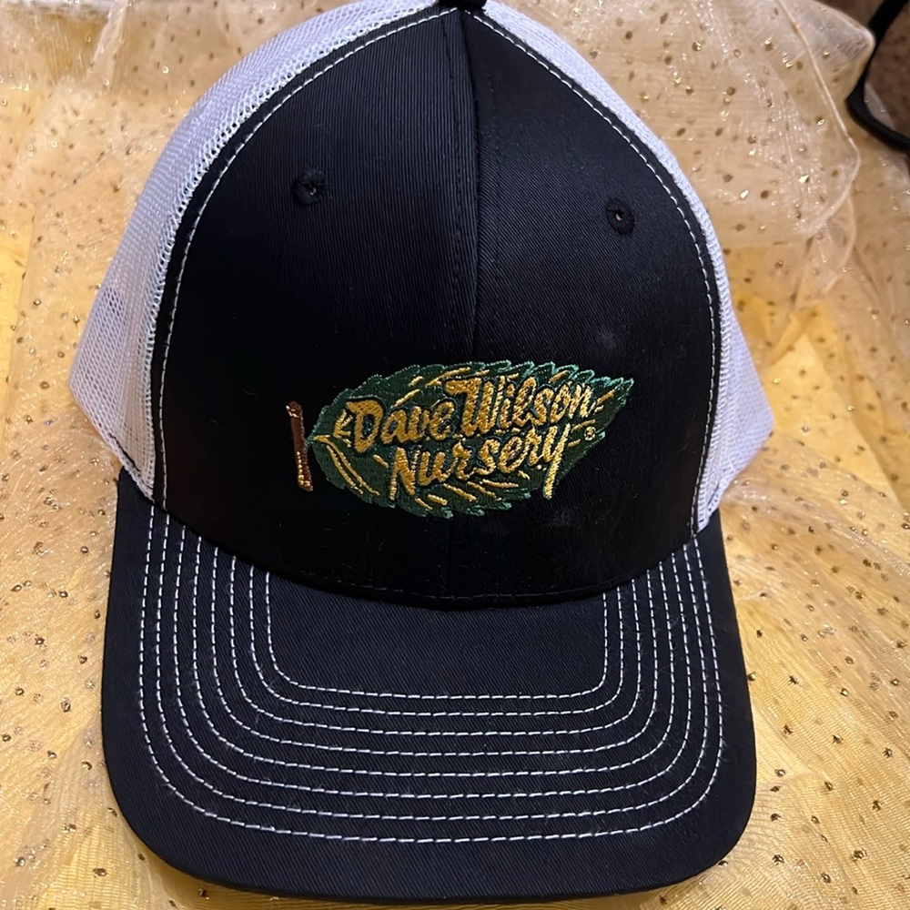 New trucker hats black and white adjustable band